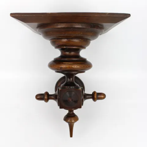 Victorian/Edwardian Decorative Wooden Wall Bracket