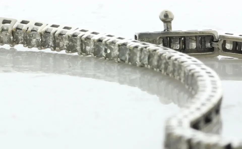 9ct White Gold Tennis Diamond Bracelet 4.75 Carats