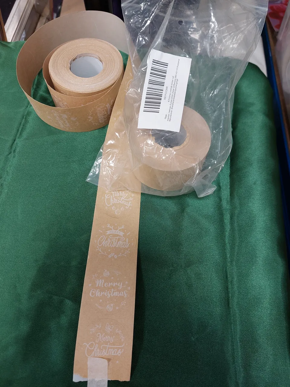 2000 Christmas stickers on rolls