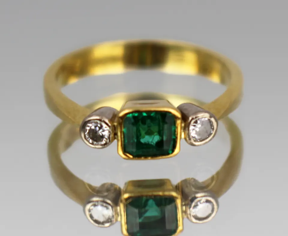 Emerald & Diamond 18ct Gold Ring