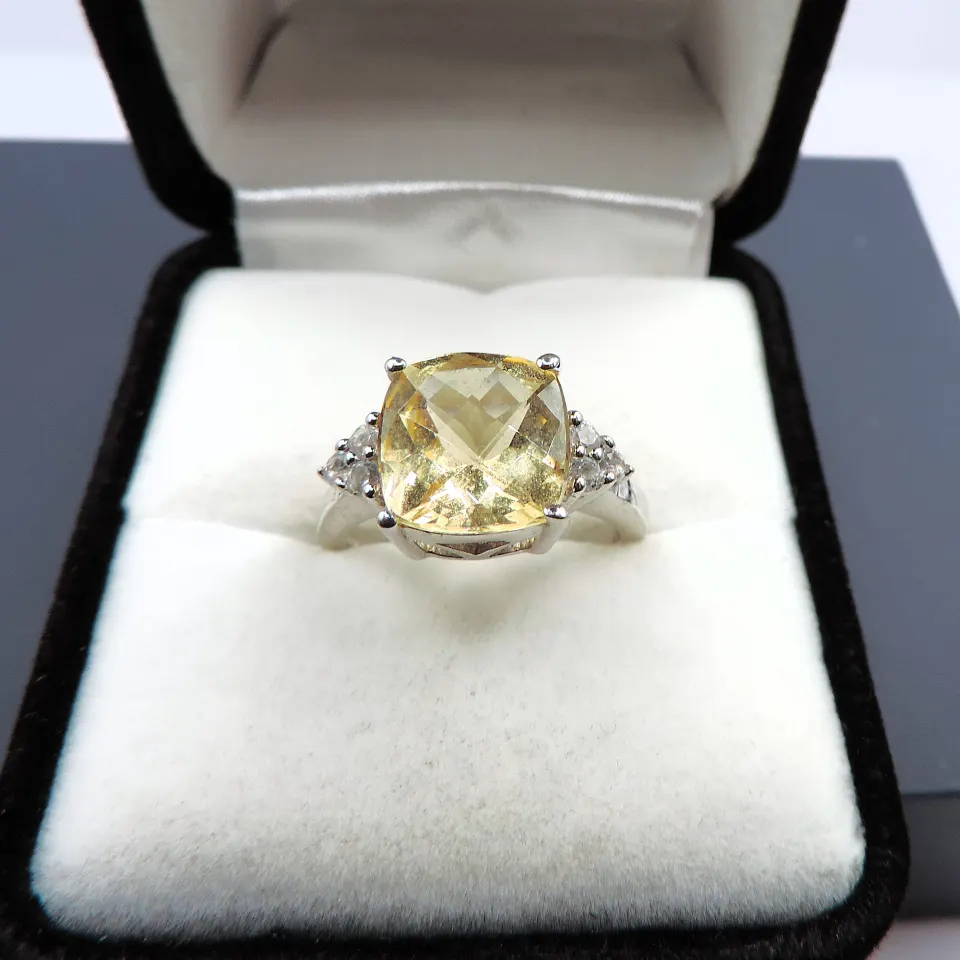  Sterling Silver 6 Carat Lemon Citrine Ring New With Gift Pouch