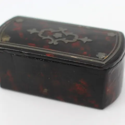 Early 19th Century Papier-Mâché Snuff Box with Silver Inlay, c.1820