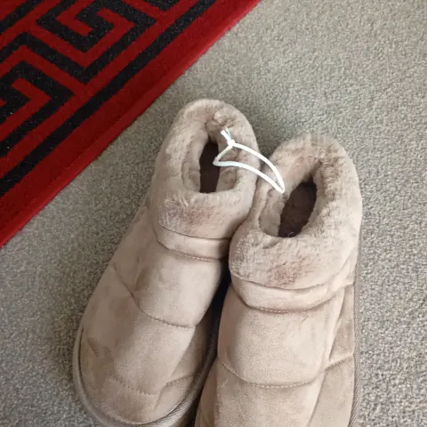 Womens Slippers