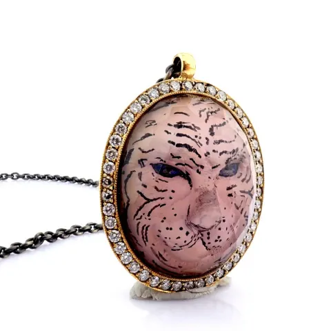 An Exquisite Hand-Made Necklace Detailed With Topaz With Reversely Engraved Intaglio Tiger and Brill