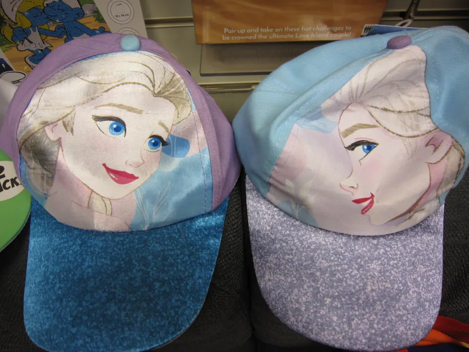 100pcs assorted as pictured licensed Frozen caps - brand new sealed rrp £4.99.