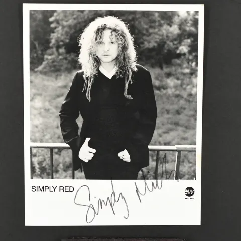 MICK HUCKNALL Original signature