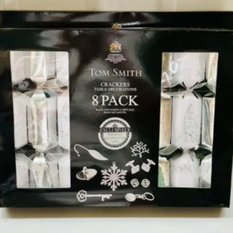 2 X Tom Smith 14 Inch Deluxe Christmas Crackers Silver 8 Pack NEW SEALED
