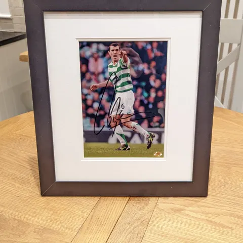 Roy Keane Signed Framed Photo - Certificate f Authenticity Included