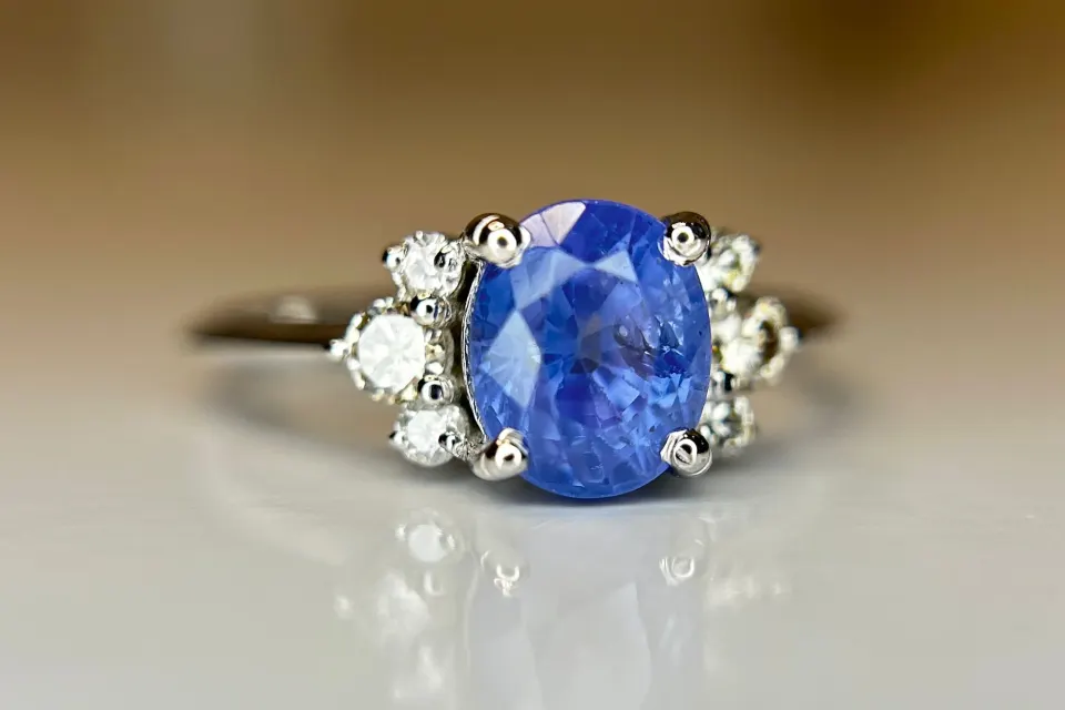 Beautiful 1.79 CT Natural Ceylon Blue Sapphire  Diamonds & 18k Gold