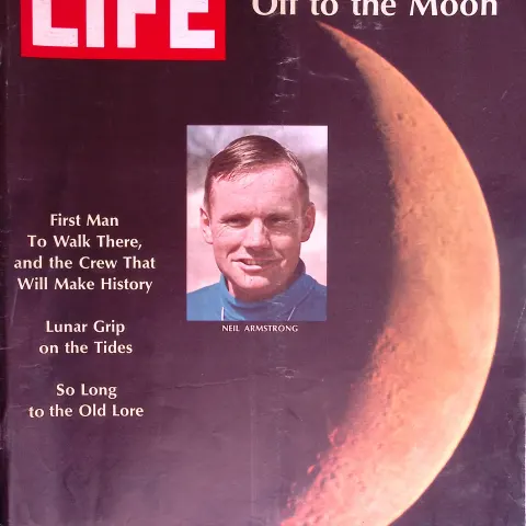 Apollo 11 Countdown To the Moon Landing 1969 Special Life Magazine.