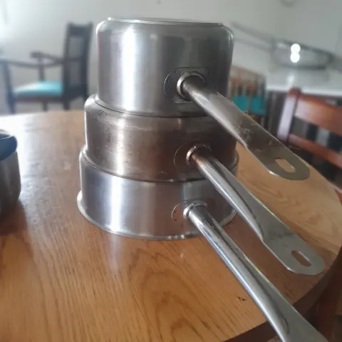 3 pots stainless steel with heavy base and handles