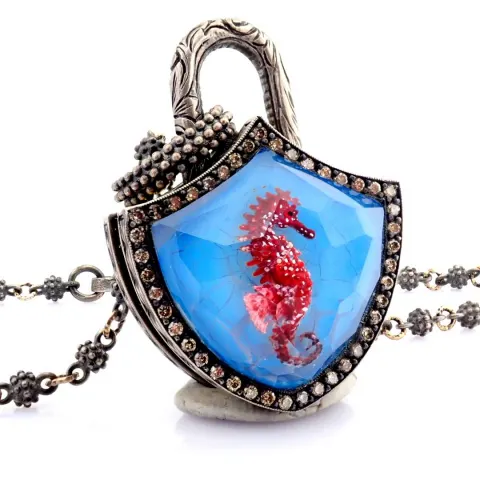 An Exquisite, Convertible Clasp Necklace Embellished With Gold, Topaz With Reversely Engraved Intagl