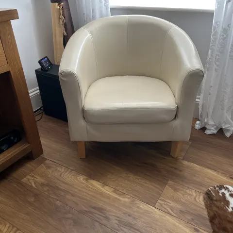 4 Tub Chairs