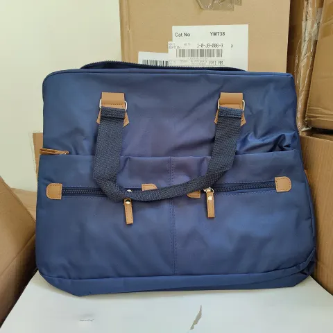 3 x NAVY LUXURY WEEKEND BAG WITH ZIP POCKETS AND STORAGE COMPARTMENTS