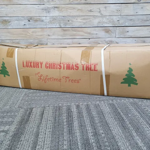 7ft Green with White Christmas Tree, by Lifetime Trees Rrp £129.99