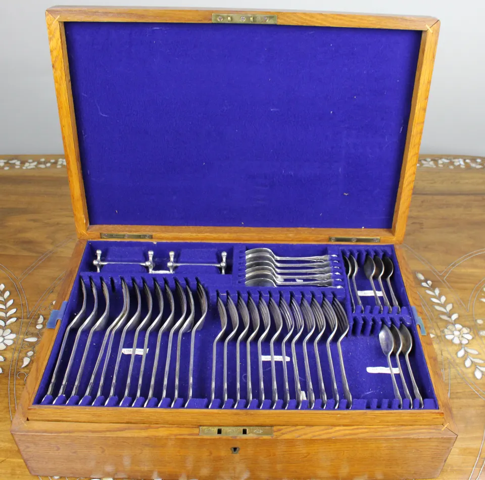 Edwardian Oak Canteen of Silver-Plated Cutlery, P. Bros Ltd, Sheffield, dated 1917