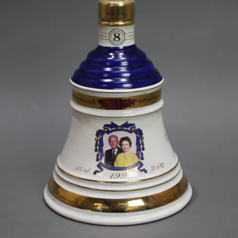 Bell's Old Scotch Whisky Commemorative 1997 Royal