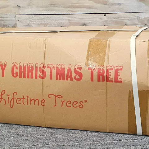 7ft Green with White Christmas Tree, by Lifetime Trees. Rrp £129.99