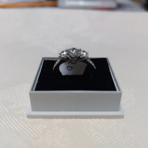 Dress ring
