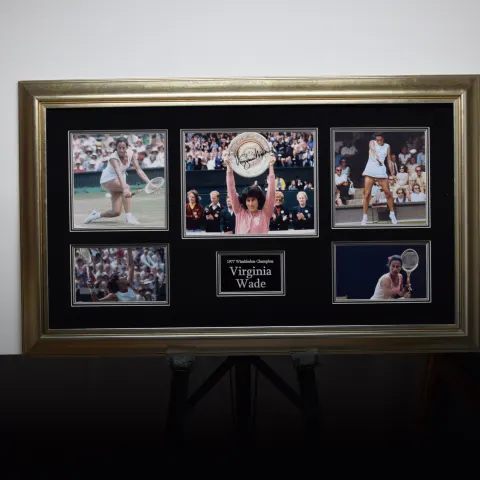 VIRGINIA WADE original signature presentation.