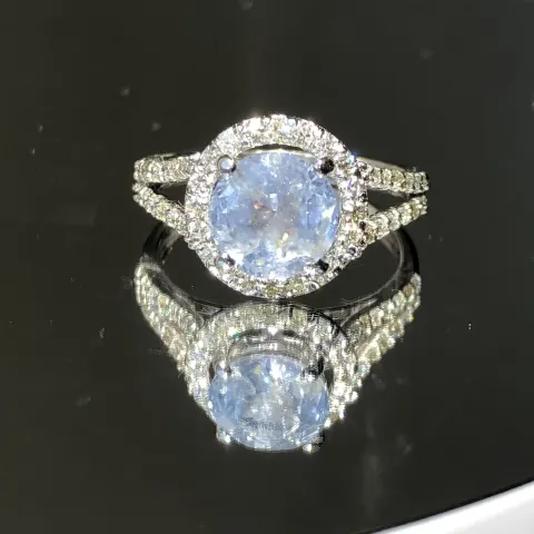 Beautiful 2.30 Ct Natural Blue Sapphire With Natural Diamonds & 18kGold