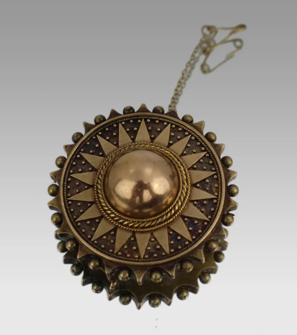 Antique 9ct Gold Etruscan Revival Memorial Brooch