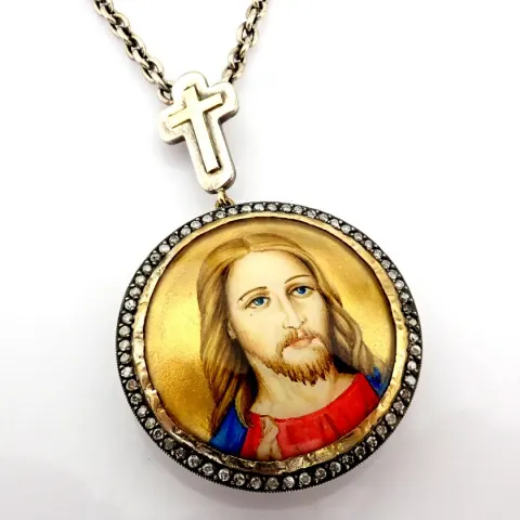 An Exquisite Necklace Detailed With Micro-Art, Brilliant Diamonds and Gold On Silver