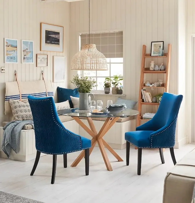 (104/Mez) RRP £140. Ludlow Round Glass Dining Table. (H760 x Dia 1200mm).
