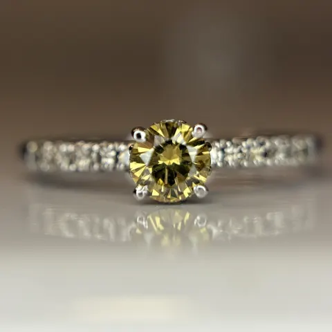 Beautiful 0.26 Ct Natural Champagne Solitaire Diamond & 18k Gold