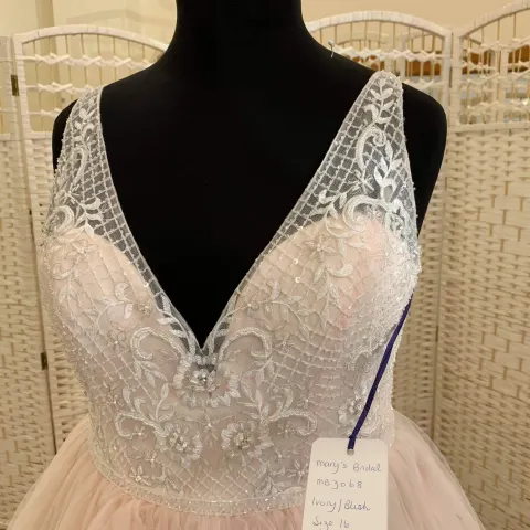Marys Bridal Wedding Dress Size 18