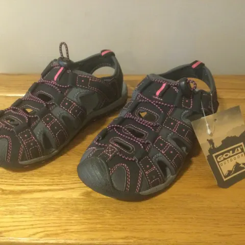 Gola Women's “Shingle 3” Hiking Sandals, Black/ Pink, Size 4, Brand New