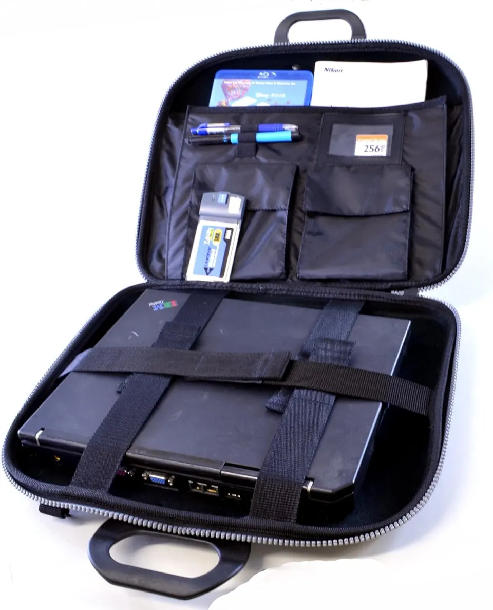 5 x Eye-T Rigid Moulded EVA 15.4" Laptop Case RRP £18.99 L26c