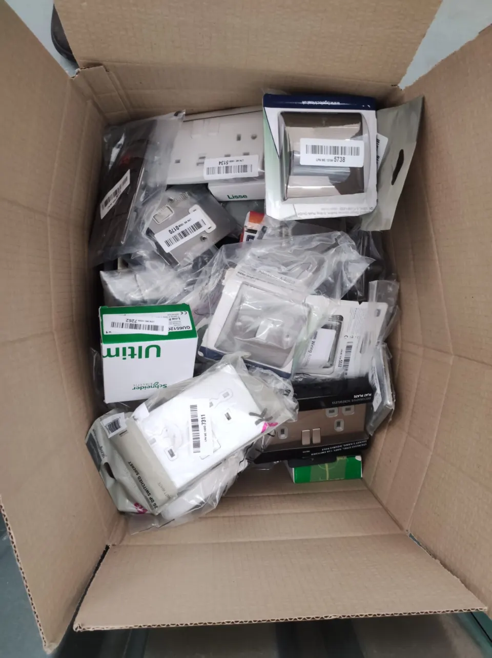 Untested Customer Returns, Sockets - RRP £713