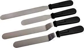 BRAND NEW PACK OF 4 PROFESSIONAL ICING SPACTULAS