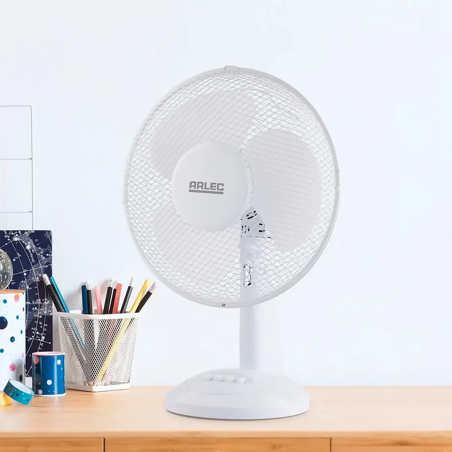 (169/R1/Mez) Lot RRP £85. 5x Arlec 12” White 3 Blade Desk Fan. 3 Speed Push Button Operation. 75 De