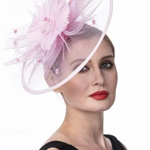 16 x Lucky Leaf Fascinators