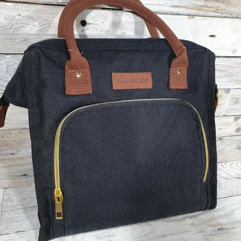 Home Cube Fashion Lunch Cooler Bag. Black colour. Approx 29 x 29 x 16cm Rrp £26