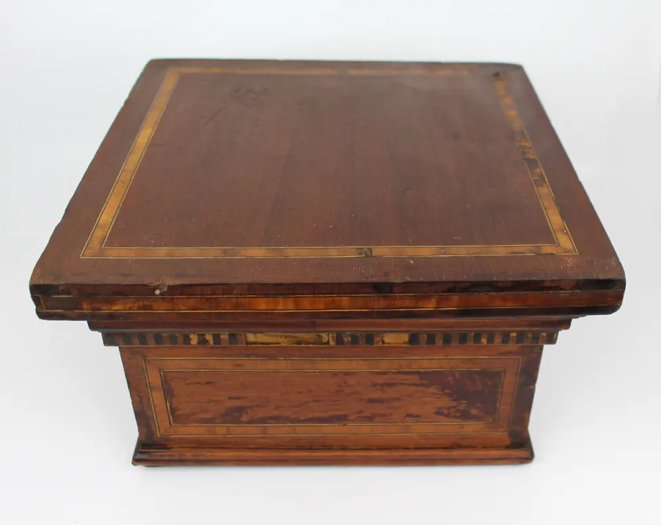 Late Victorian Mahogany Inlaid Pedestal Top Stand