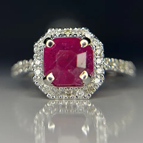 Beautiful 2.11 CT Unheated Old Burma Ruby With Natural Diamonds & 18k Gold