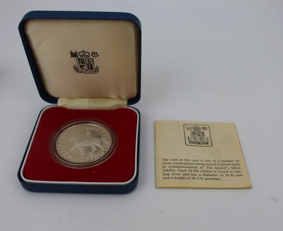 Royal Mint 1977 Sterling Silver Crown