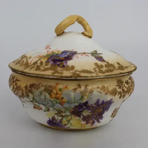 Small Royal Doulton Lidded Bowl c.1900