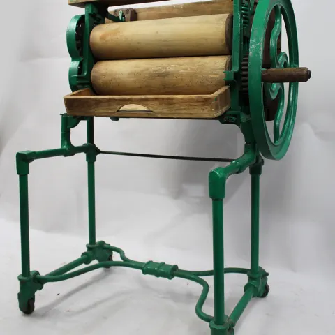 Antique CWS Ironworks Keighley Mangle