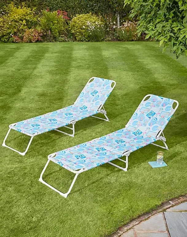 (136/7M) Lot RRP £90. 3x Blue Pool Print Sun Lounger RRP £30 Each. Dimensions: (26x 55.5x 198cm).