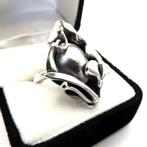 Sterling Silver Cultured Pearl Foliate Ring With Gift Box