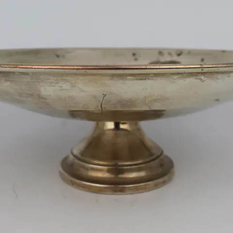 Vintage Engraved Silver Plate Centrepiece Tazza