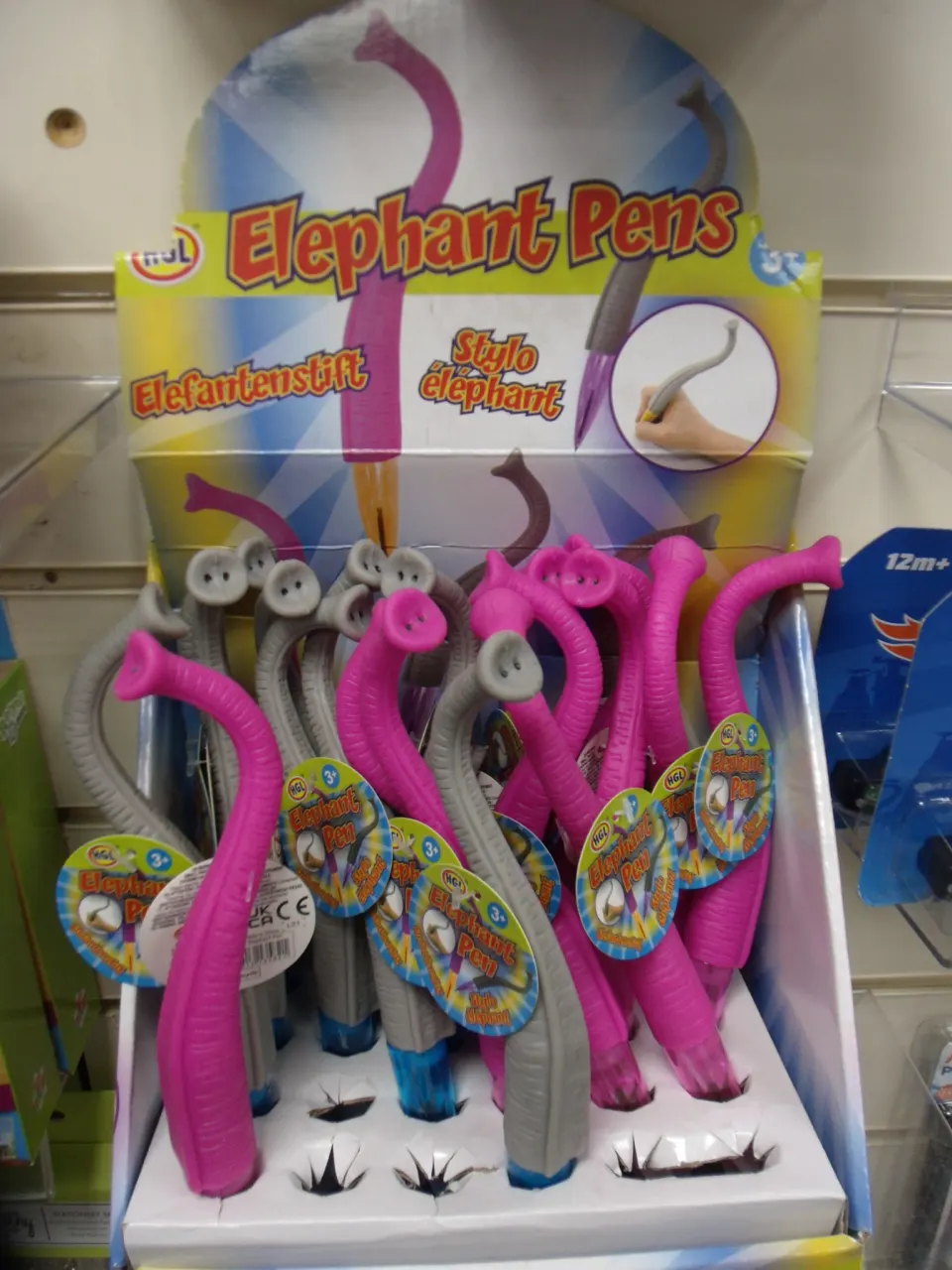 100pcs Amazing novelty elephant pen in retail display unit - rrp £2.99. a pen