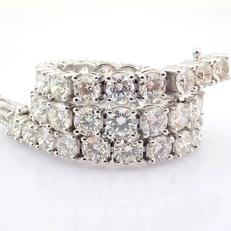 14K White Gold Tennis Bracelet Detailed With Brilliant Diamonds