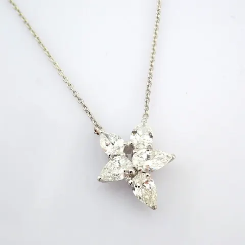 18K White Gold Necklace Detailed With Brilliant Diamonds