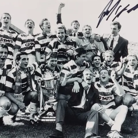 Frank McAvennie Original Signature