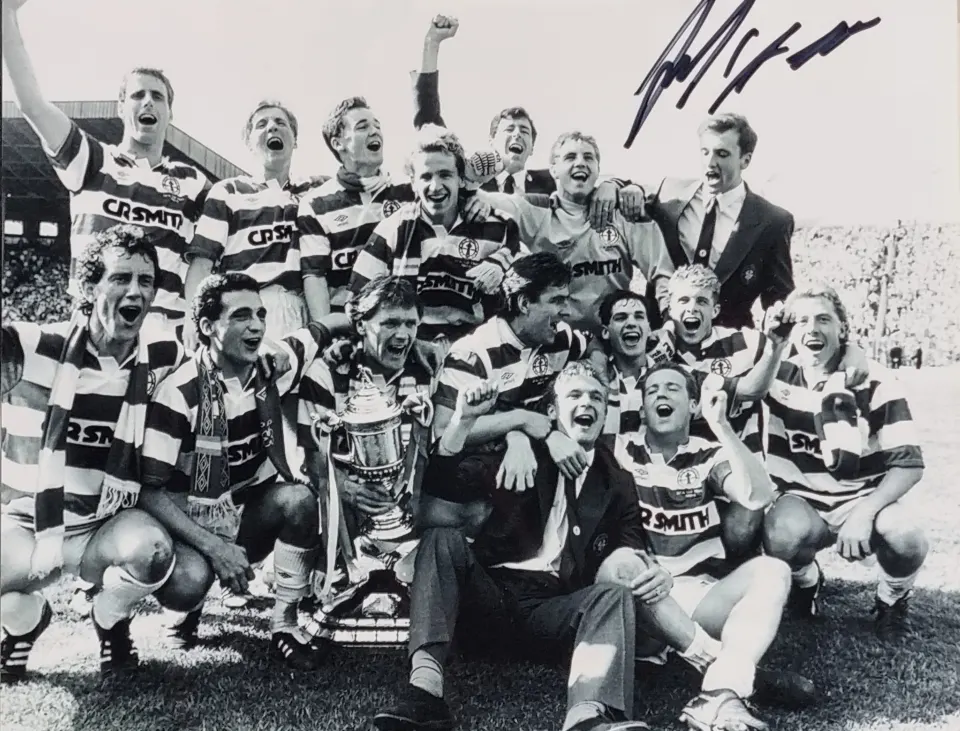 Frank McAvennie Original Signature